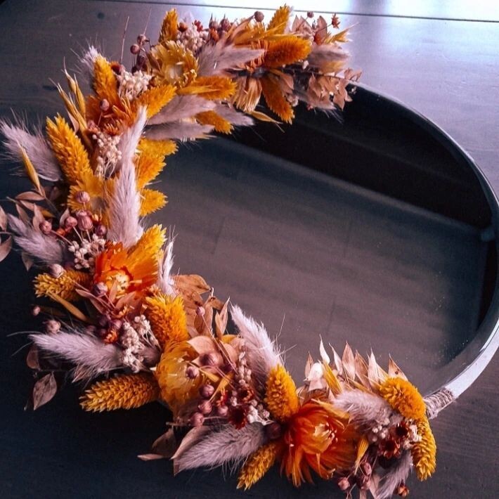 Spiegel met droogbloemen