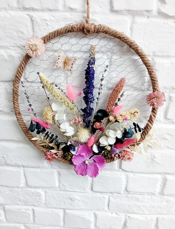 Bloemengordijn met droogbloemen