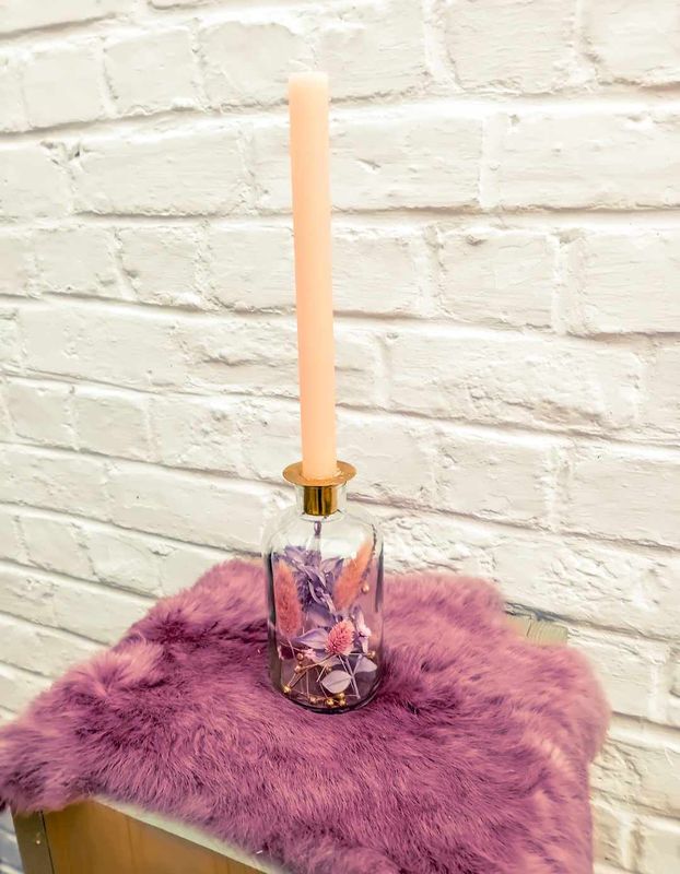 Kaars met droogbloemen