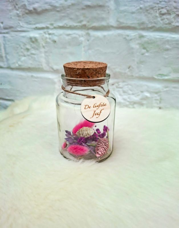 bokaal met droogbloemen " de liefste juf "
