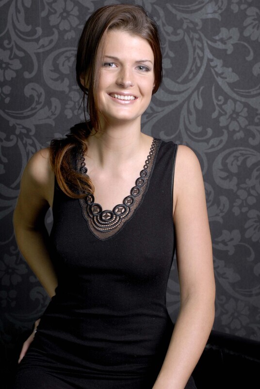 Onderhemd zonder mouwen; kant, V-hals, Medima