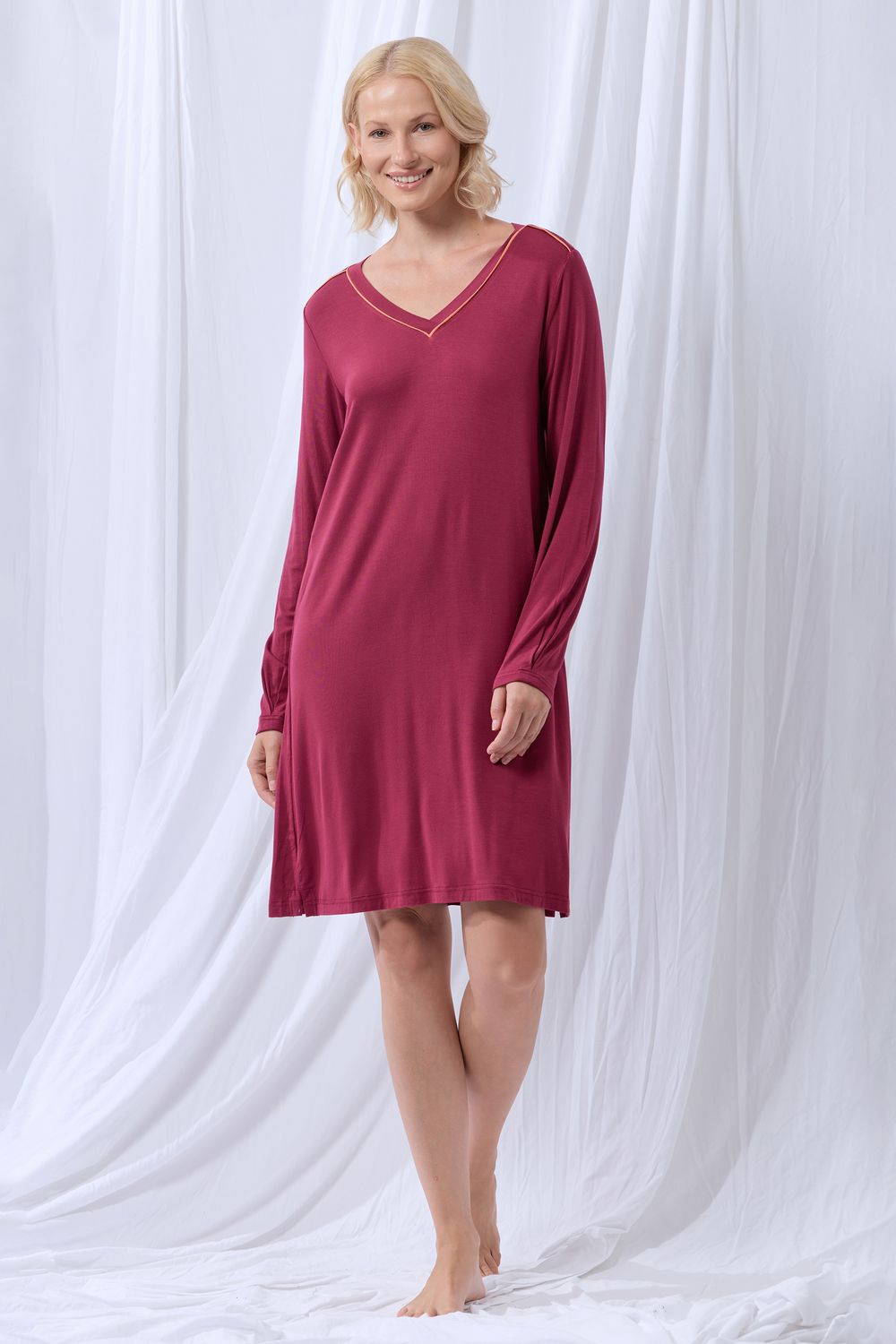 Nachtkleedje, LordsxLilies, Wijnrood