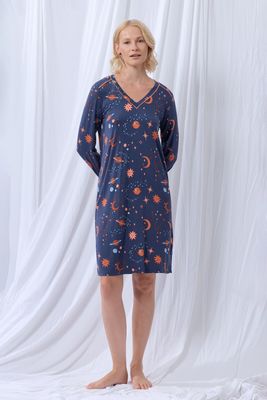 Nachtkleedje, LordsxLilies, Donkerblauw met sterrenhemelprint Nachtkleedje, LordsxLilies, Donkerblauw met sterrenhemelprint