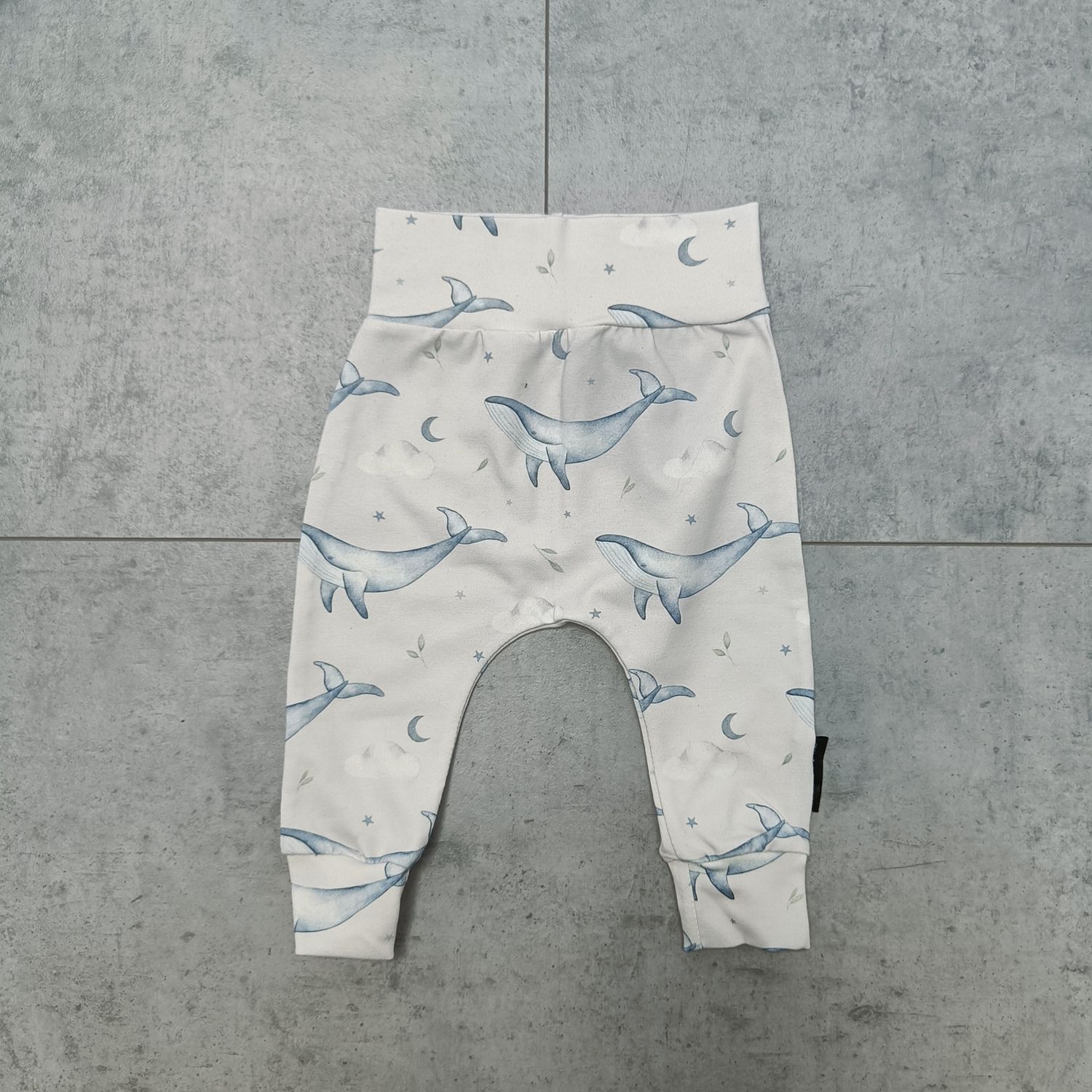 babybroekje whales