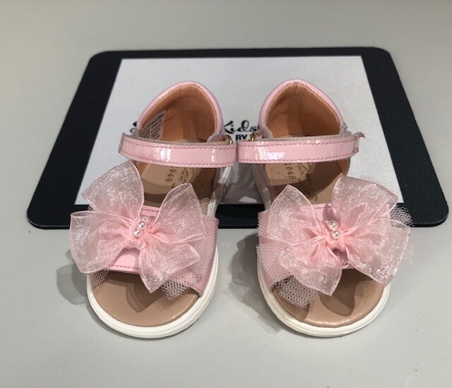 Clarys Sandalen roos doorschijnend strik