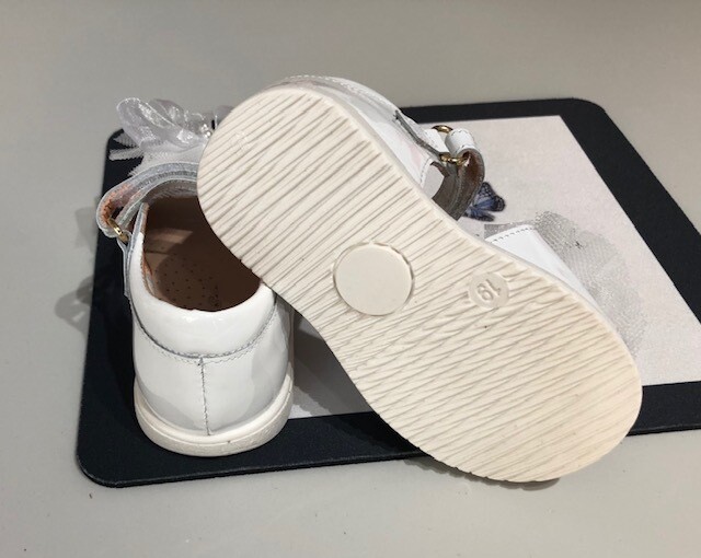 Clarys sandalen wit doorschijnend strik