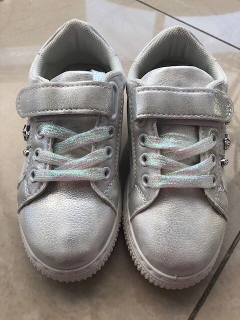Sneakers in zilver blinkend