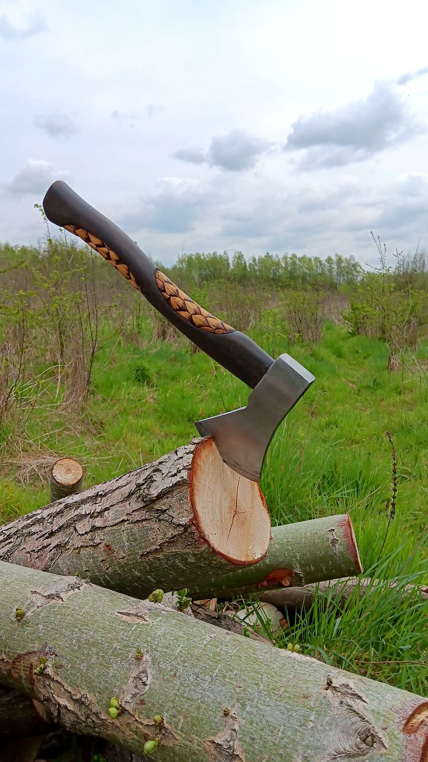 20/5/2026 van 18:00u tot 21:00u / Houtsnijden voor beginners - Viking Bijl.