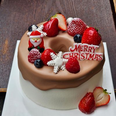Chocolate Strawberry chiffon cake