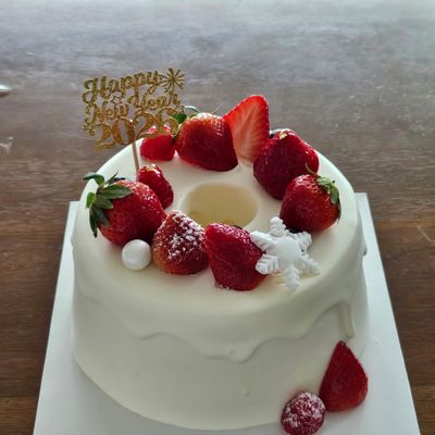 Vanilla Strawberry Chiffon Cake