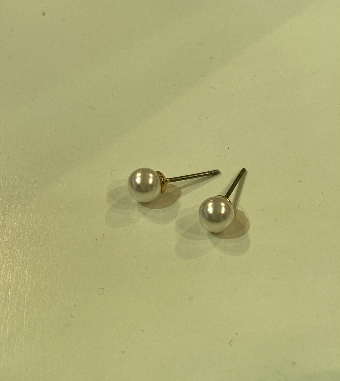 PEARCED PEARL GO. 6 MM  WHITE PEARL