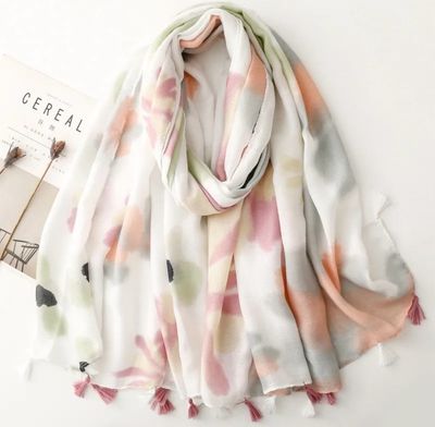 Sjaal met zachte pastelkleuren