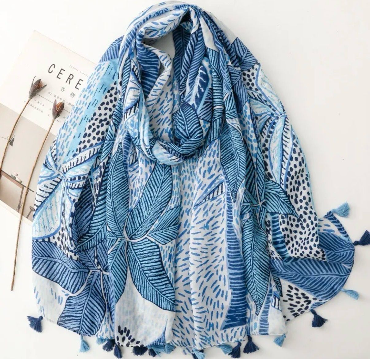 Sjaal met blauw motief