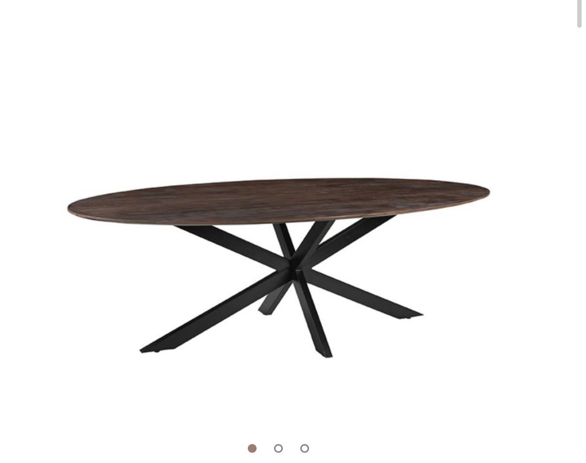 Eettafel 240 x 210 x 78 cm