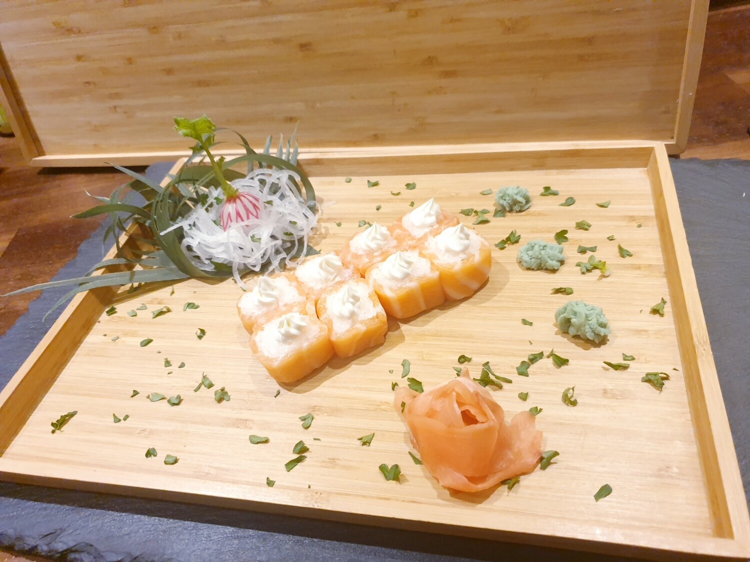 Maki Rolls Saumon rolls cheese