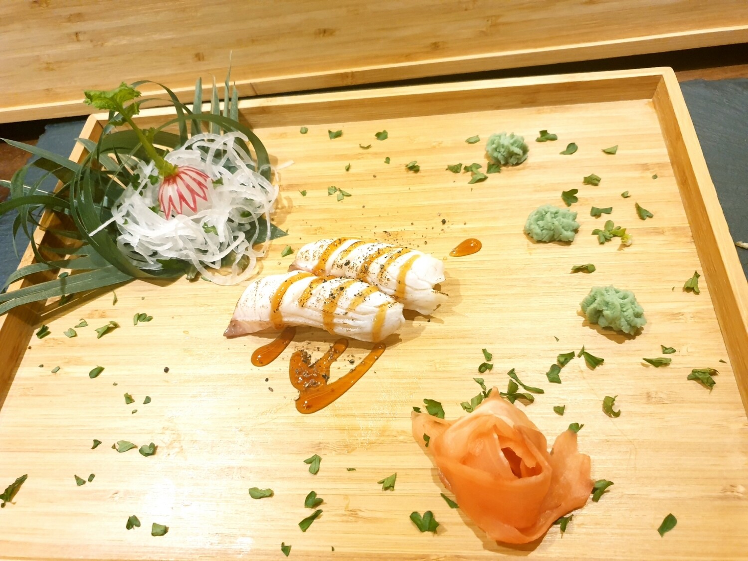 Sushi Dorade flambé
