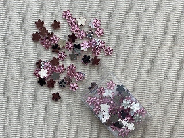 Acrylic Flower Embellishment Pink 9x1mm ~7g