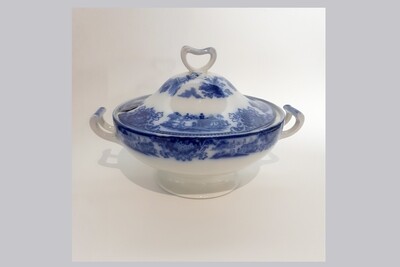 Sopera porcelana inglesa con tapa. William Harry Grindley &Co. Ltd