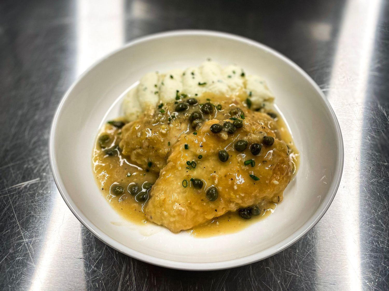 Chicken Piccata with Mashed Potatoes and Green Beans with Butter and Shallots Chicken Piccata with Mashed Potatoes and Green Beans with Butter and Shallots
