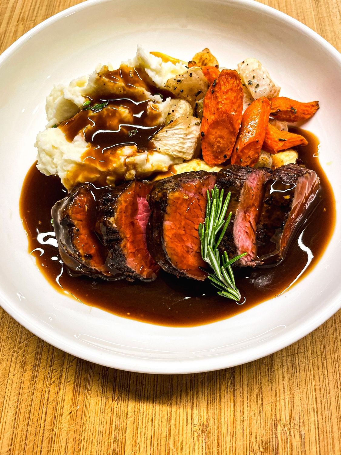 Pot Roast with Gravy with Mashed Potatoes and Seasonal Vegetables Pot Roast with Gravy with Mashed Potatoes and Seasonal Vegetables