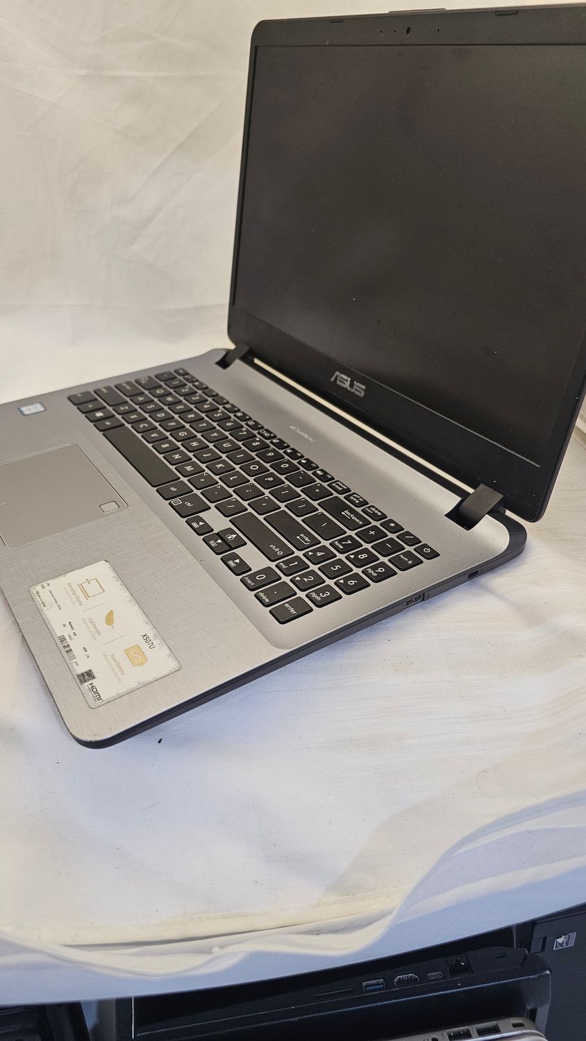 ASUS VIVOBOOK I3 6TH