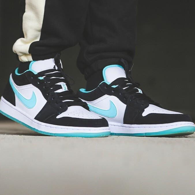 AIR JORDAN LOW CUT