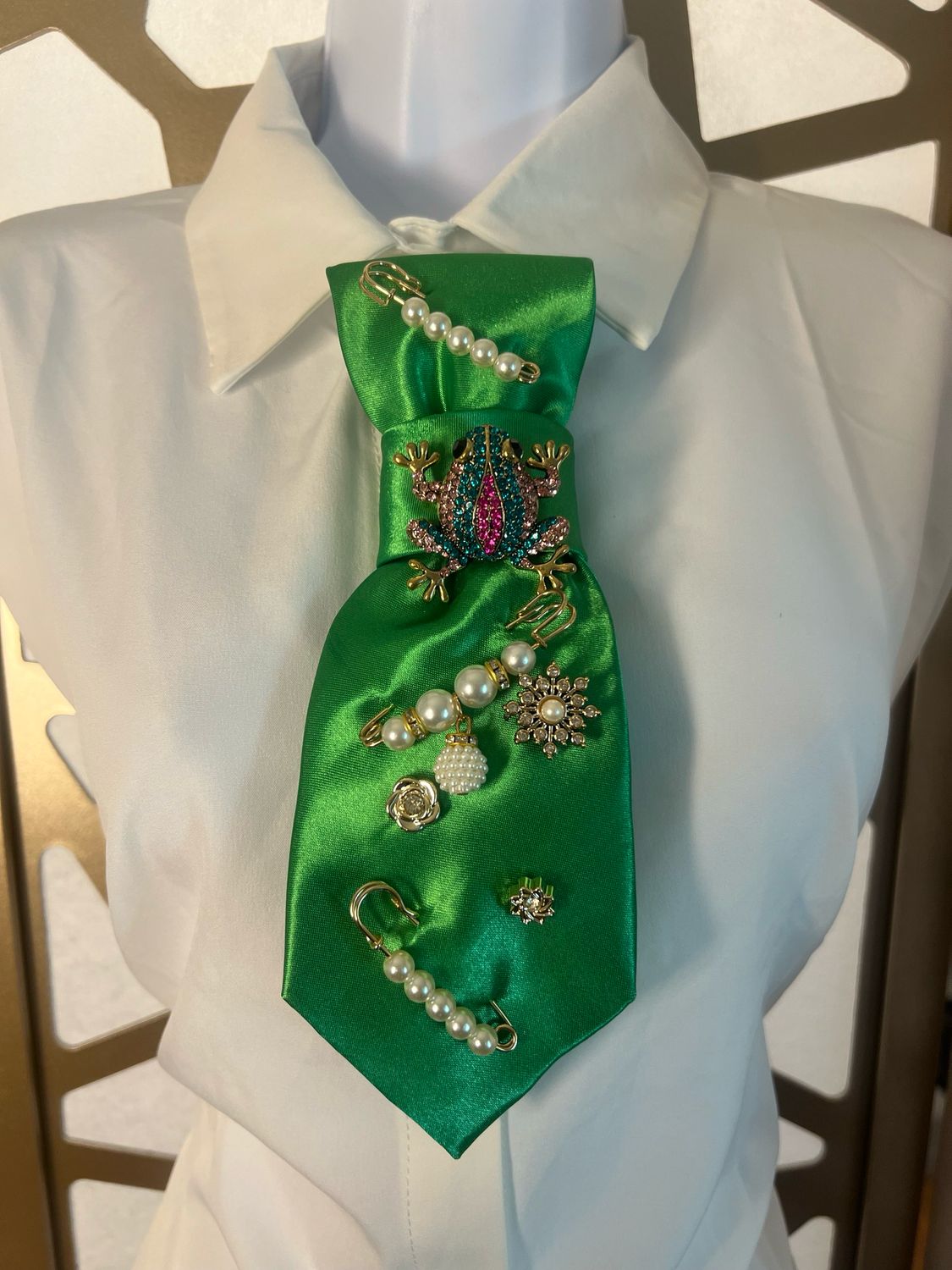 Green Junk Tie