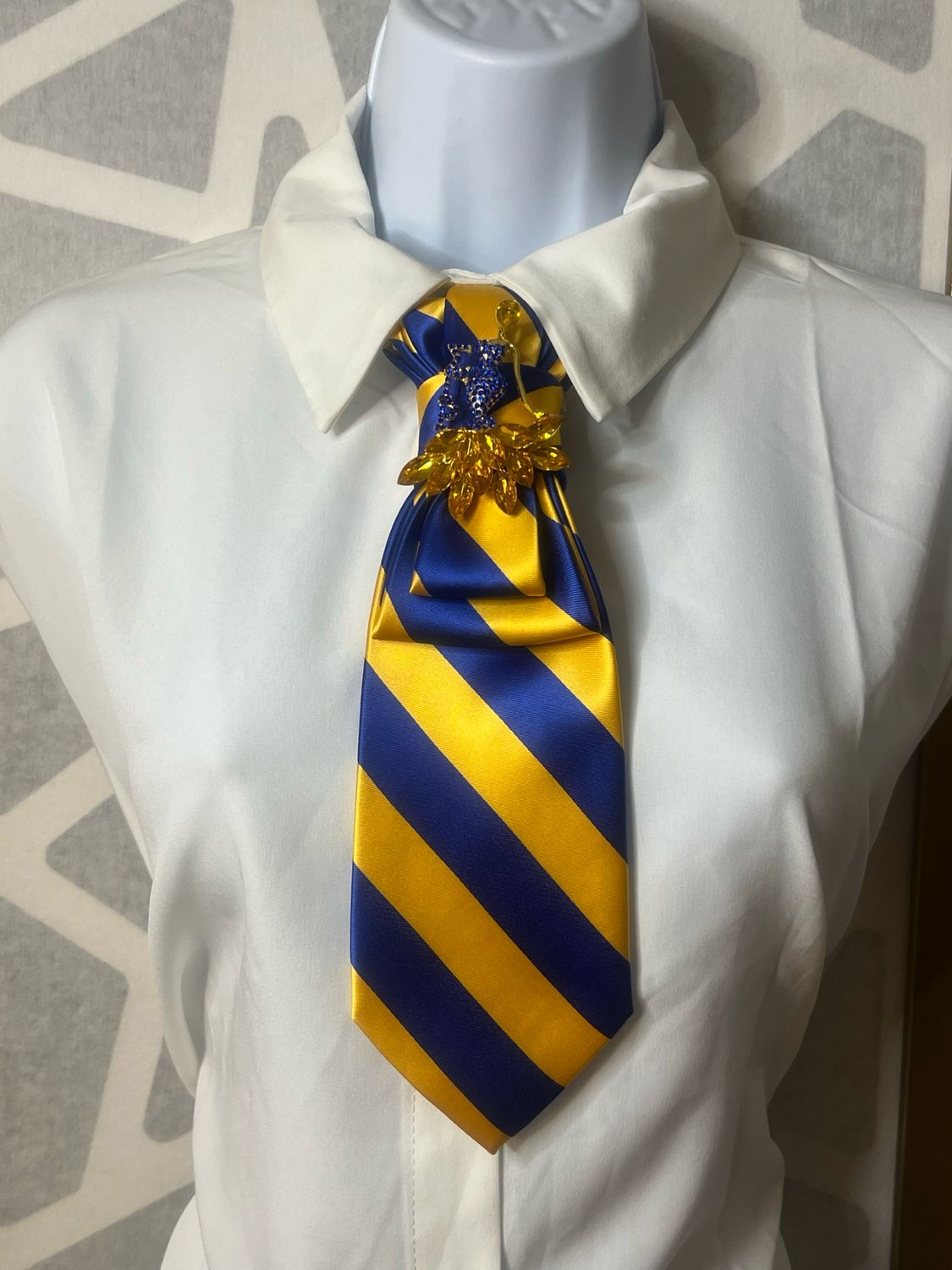 Simple SGR Tie