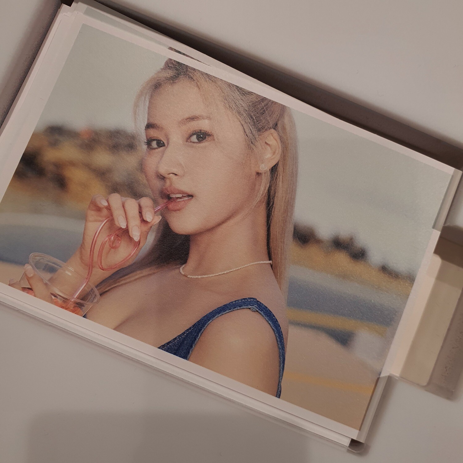 [DFESTA] TWICE postcard