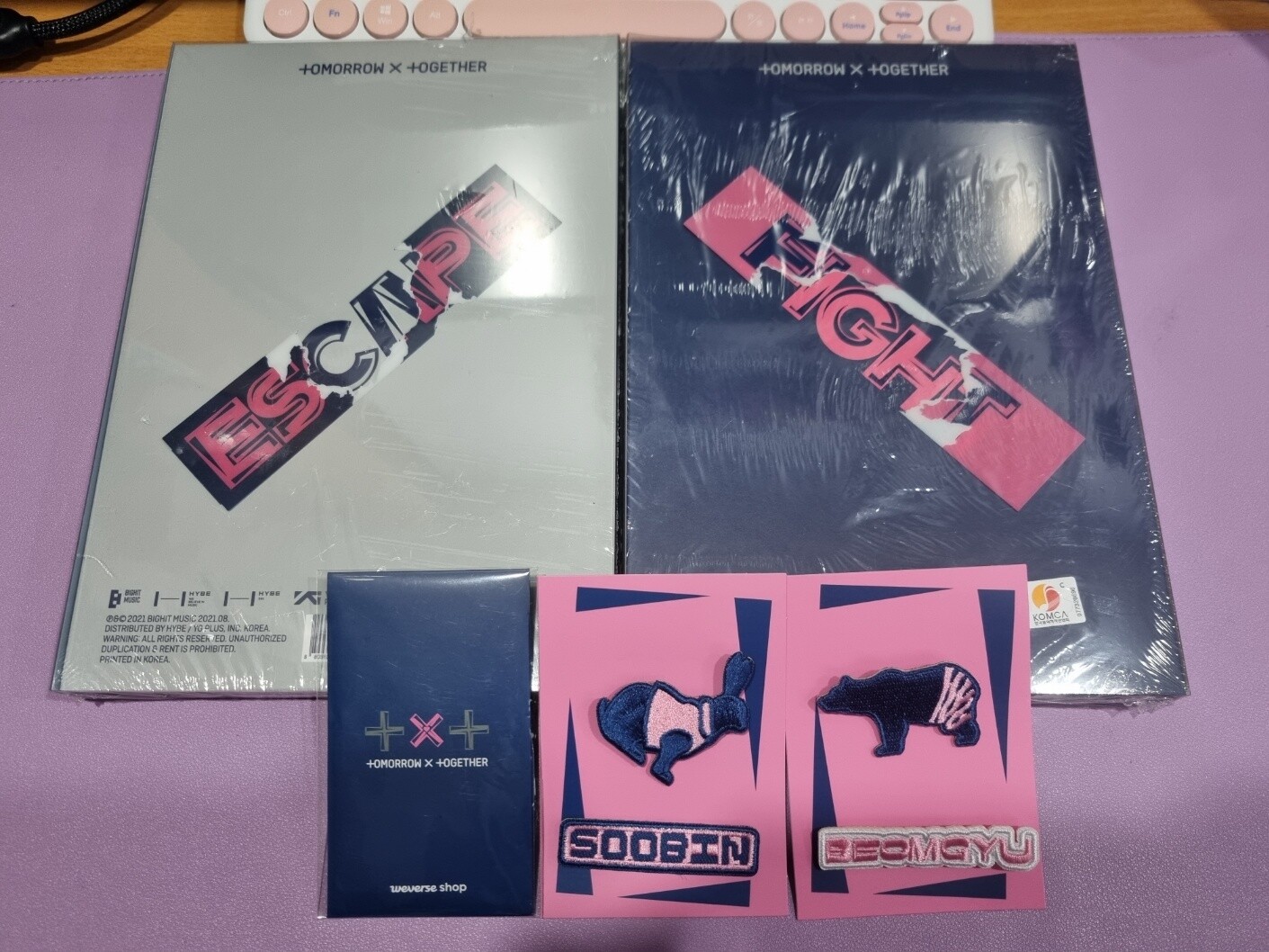 [Bundle Promotion] Kpop Album / Photocard / Poster, Choose Item: TXT 2nd regular album The Chaos Chapter:FIGHT OR ESCAPE weverse SET + 2 Emblems + 1 undisclosed selfie photocard
