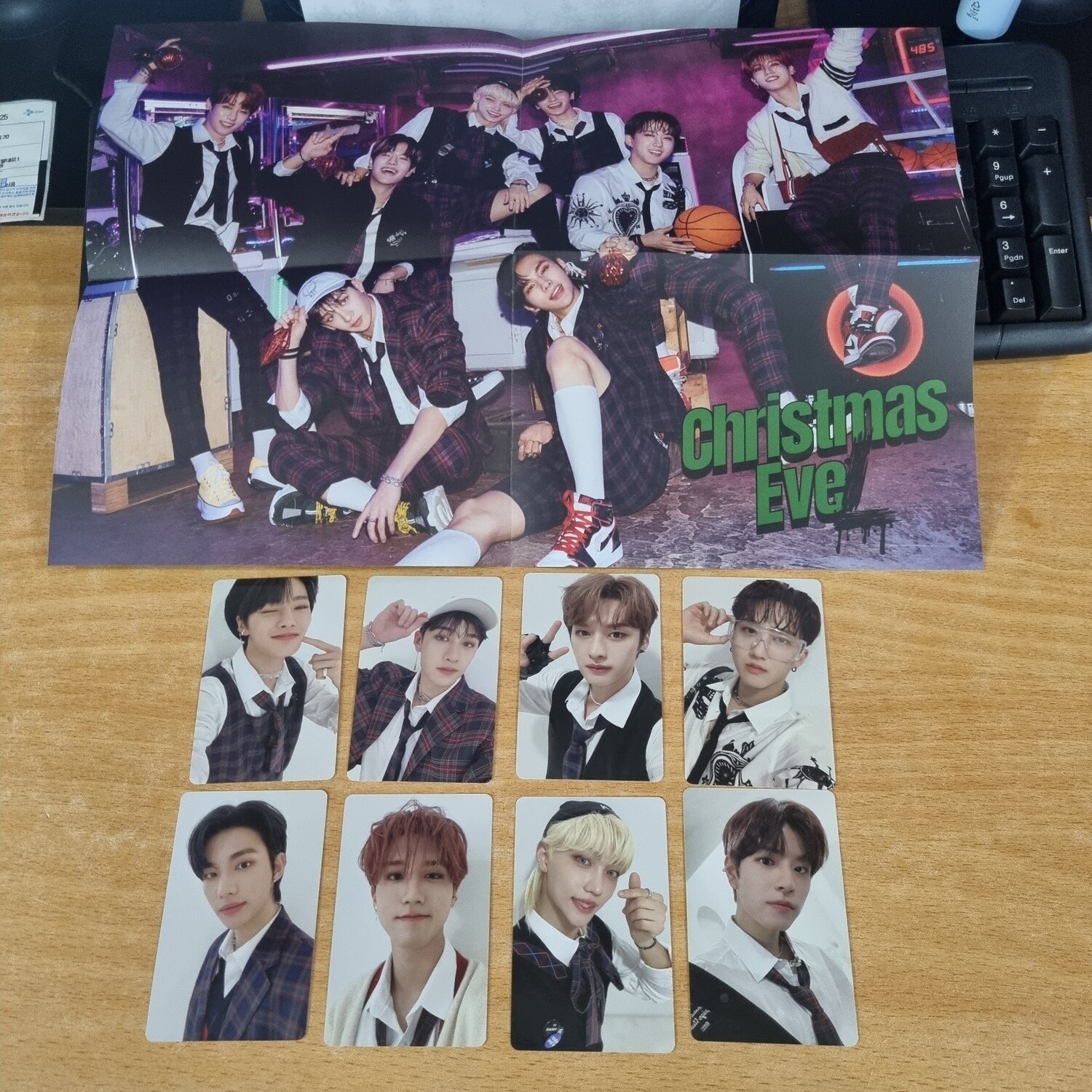 [StrayKids] Christmas EveL - JYP POB only, choose version: limited (green) version  - POB only