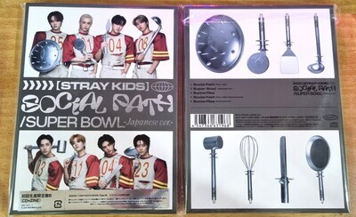 STRAY KIDS 1ST EP IN JAPAN - SOCIAL PATH / SUPERBOWL TYPE B