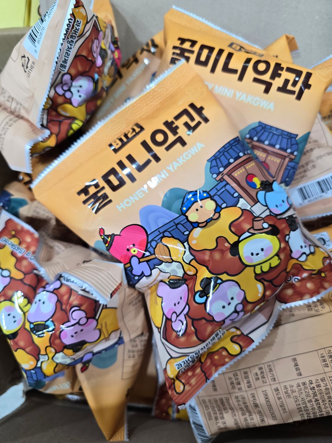 BT21 Honey Mini Yakgwa 110g