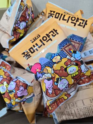 BT21 Honey Mini Yakgwa 110g