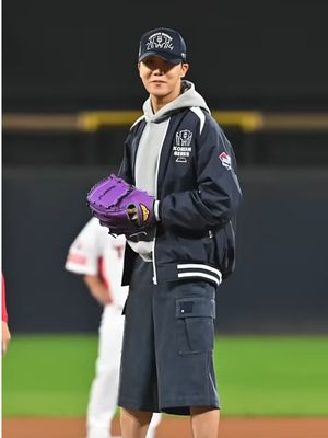 J-Hope Purple Glove 2024 KBO League [Handmade]