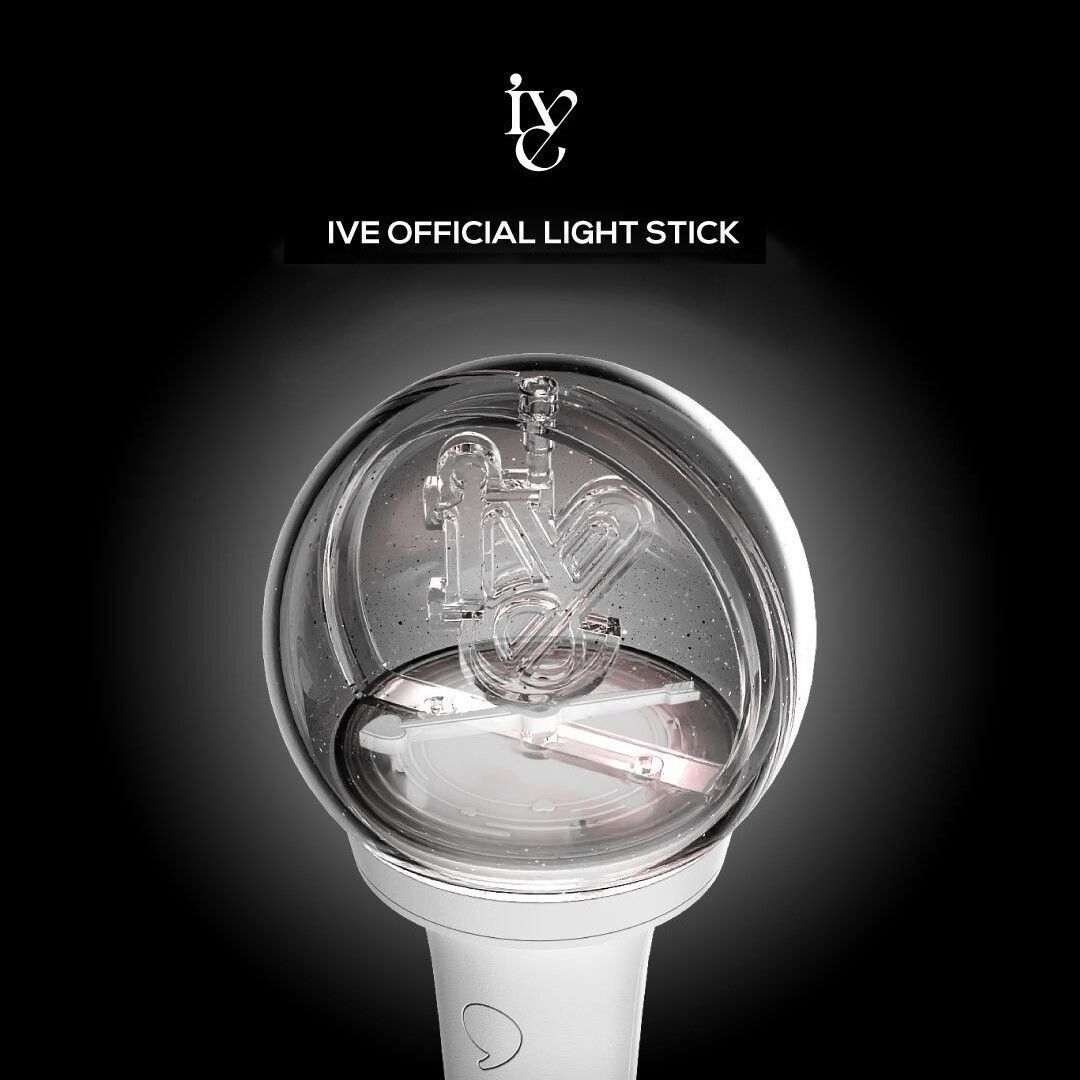IVE - The First Fan Concert [THE PROM QUEENS] Official Lightstick Ver. 1