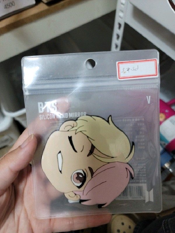 BTS V Silicon Hand Mirror BTS V Silicon Hand Mirror