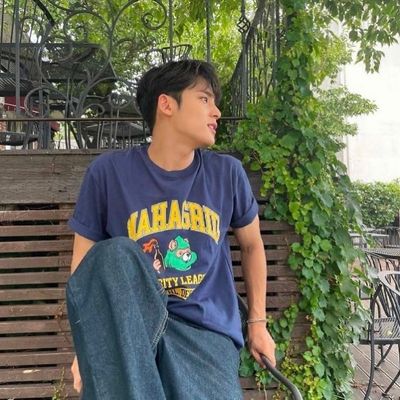 MAHAGRID VARSITY TEE - Navy Size M (as wear on Mingyu Seventeen)