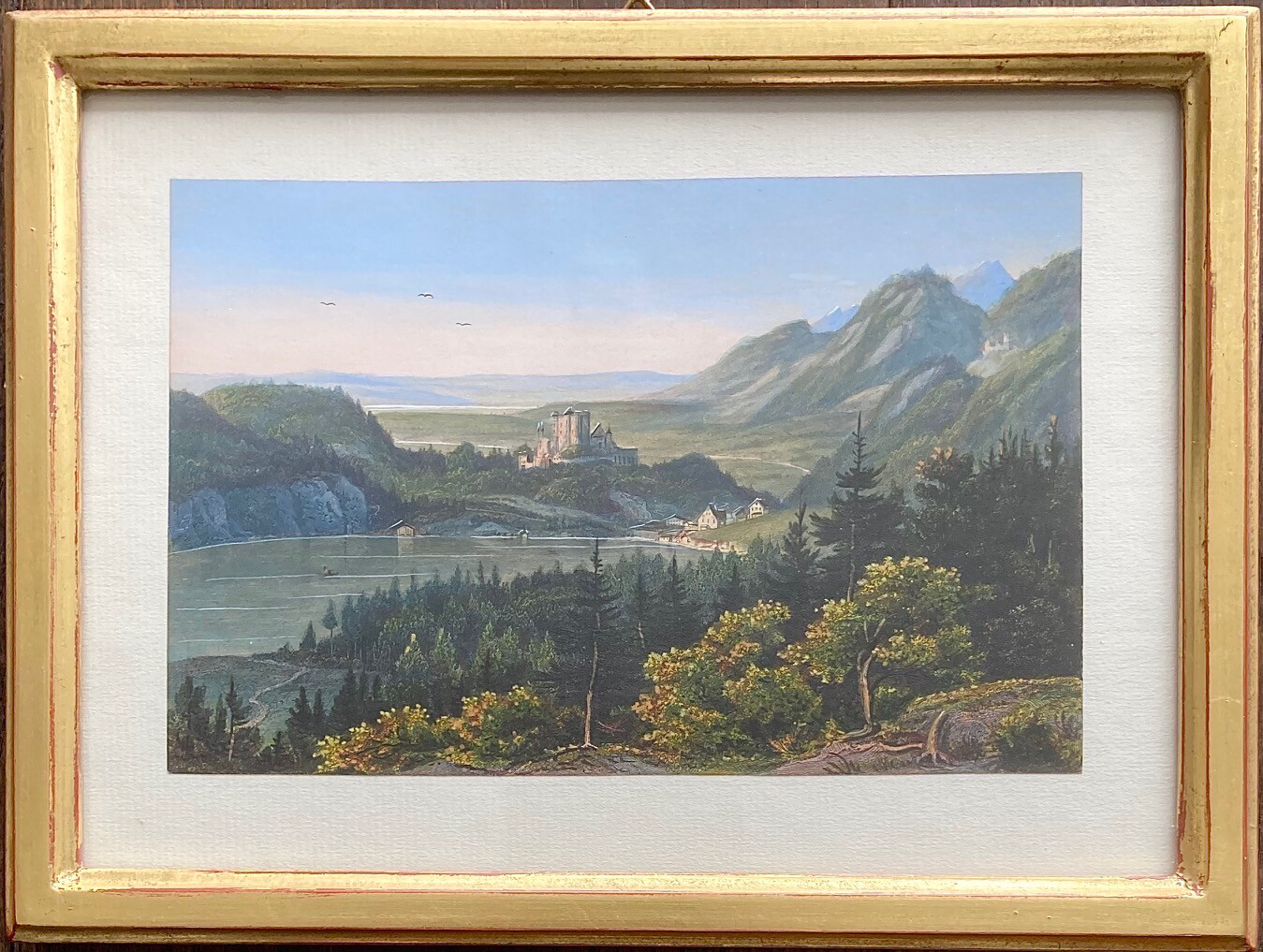 Landschaft mit Burg am See