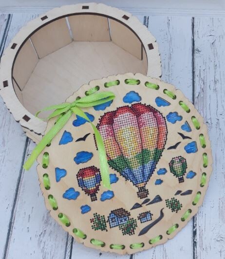 ​Vector  Caja Bordada Decorativa
