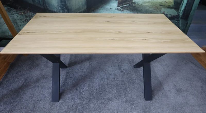 Esstisch Massivholz Eiche Schweizer Kante ausziehbar 200cm - 250cm Esstisch Massivholz Eiche Schweizer Kante ausziehbar 200cm - 250cm