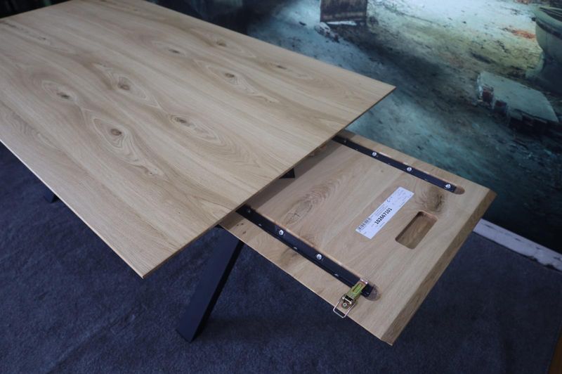 Esstisch Massivholz Eiche Schweizer Kante ausziehbar 200cm - 250cm