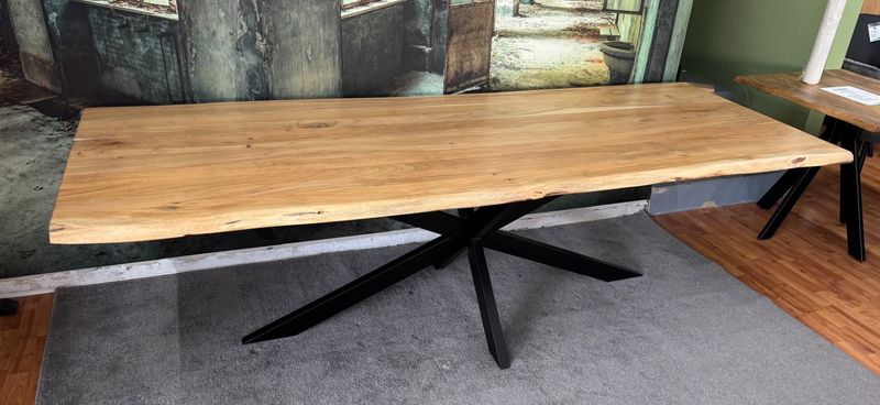 ESSTISCH AKAZIE MASSIV 300 x 100 cm