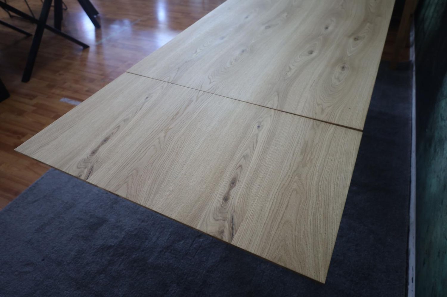 Esstisch Massivholz Eiche Schweizer Kante ausziehbar 180cm - 230cm