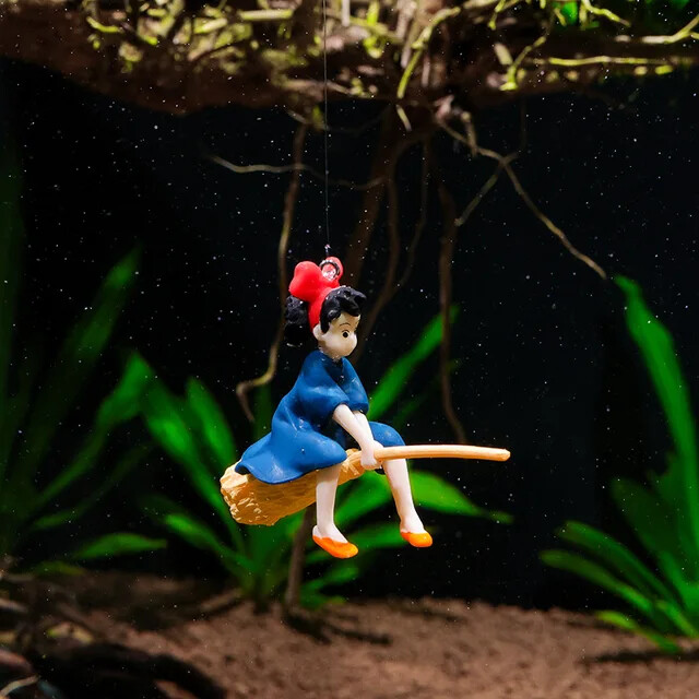 ديكور ساحرة على الفرشاة الطائرة-عائمة مع طوافة