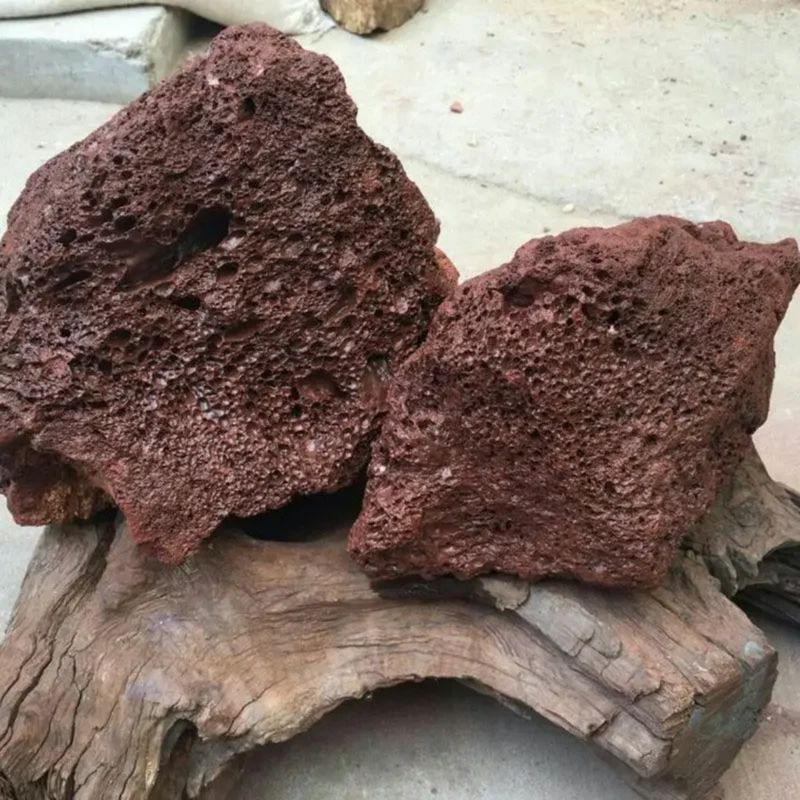 حجر بركاني احمر خشن 1كغم قطع كبيرة