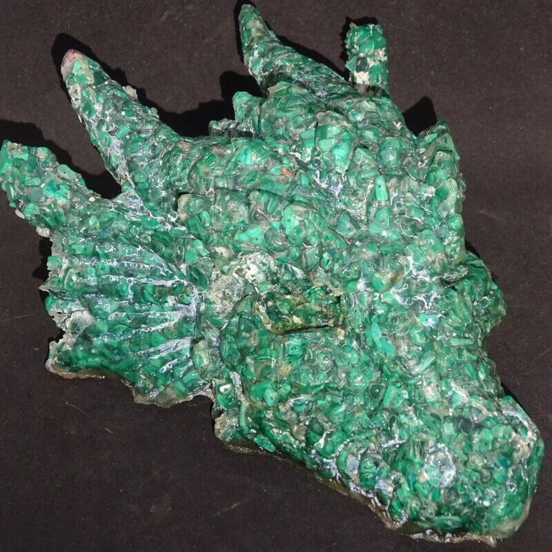 Drachenkopf aus der Neuen Zeit: Malachit 2 Drachenkopf aus der Neuen Zeit: Malachit 2