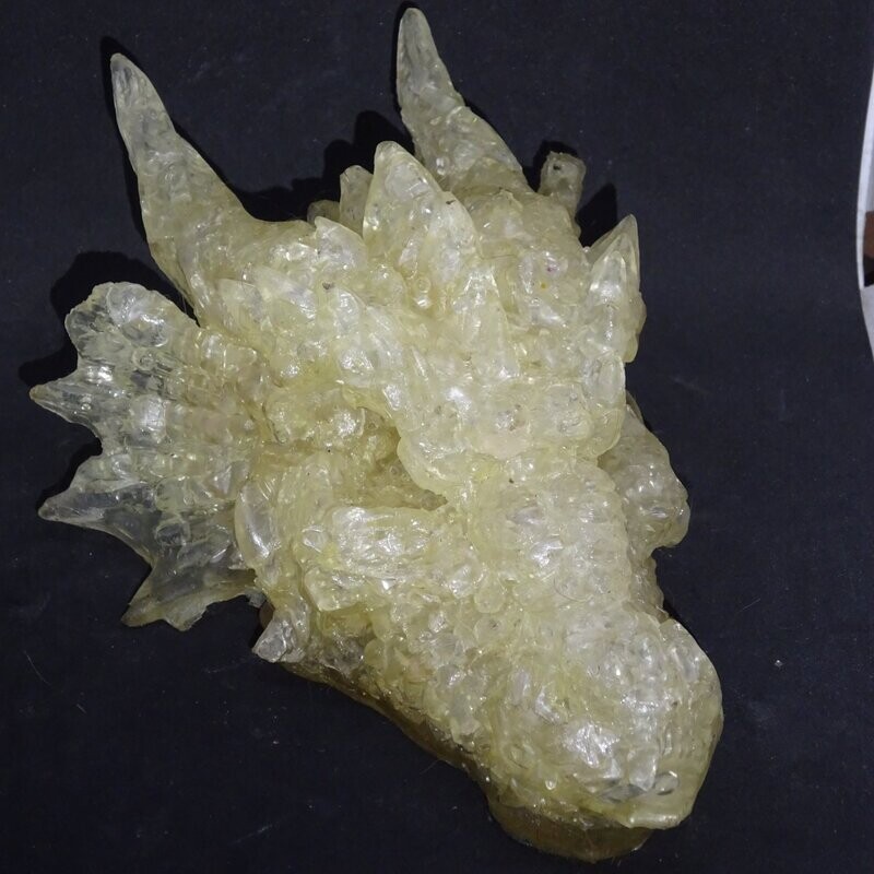 Drachenkopf aus der Neuen Zeit: Bergkristall 2 Drachenkopf aus der Neuen Zeit: Bergkristall 2