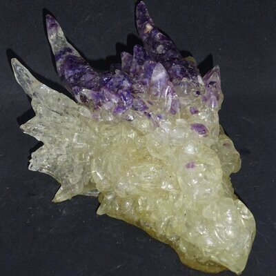 Drachenkopf aus der Neuen Zeit: Amethyst & Bergkristall