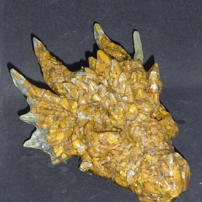 Drachenkopf aus der Neuen Zeit: Jaspis, gelb Drachenkopf aus der Neuen Zeit: Jaspis, gelb